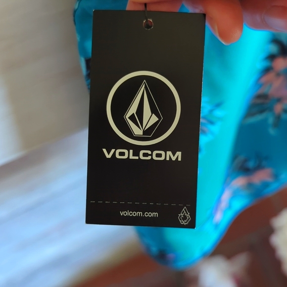 Volcom Board Shorts 28" waist/ Boys Sz 16 - Picture 4 of 6